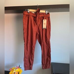 Medium Levi’s tie pants never worn has tags